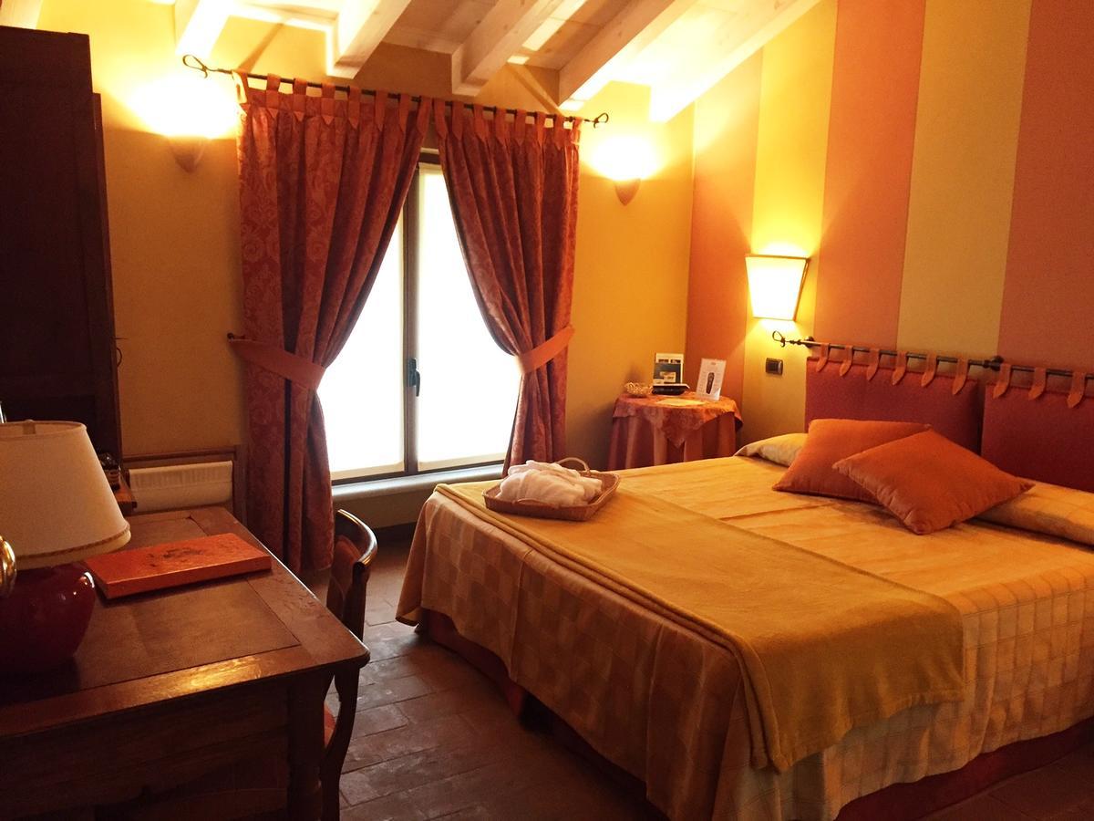 Hotel Locanda Da Carla Віджевано Екстер'єр фото
