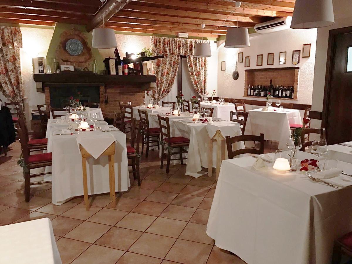Hotel Locanda Da Carla Віджевано Екстер'єр фото